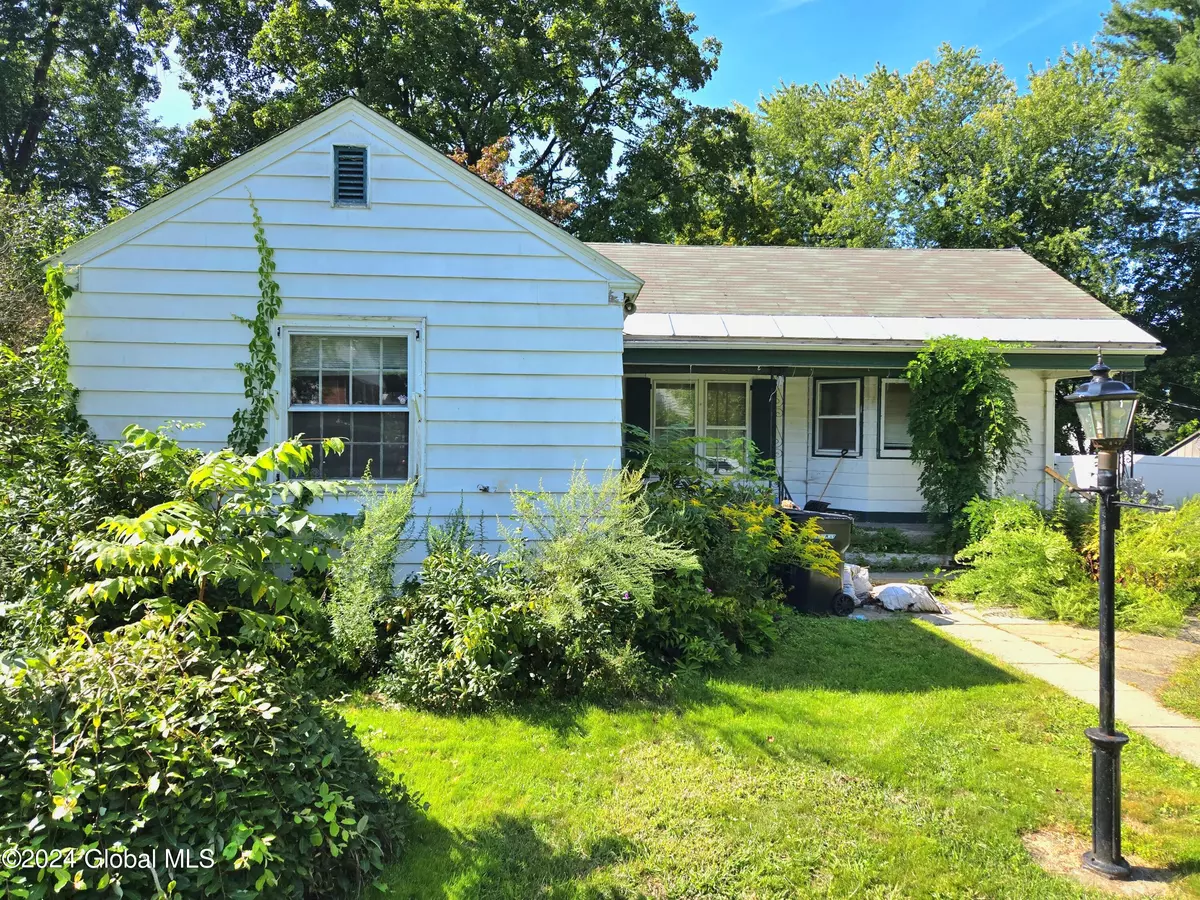 Troy, NY 12182,897 8th Avenue