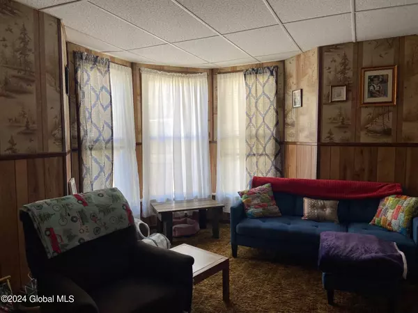 Hudson Falls, NY 12839,8 Hudson Place