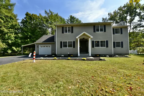 424 Daniels Road, Wilton, NY 12866