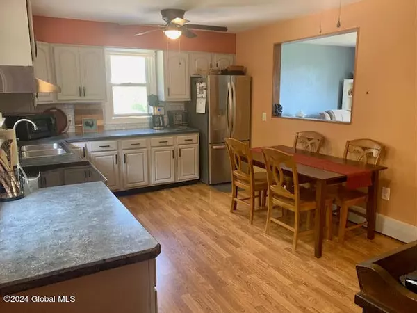 New Baltimore, NY 12124,36 Hudson Ridge Road