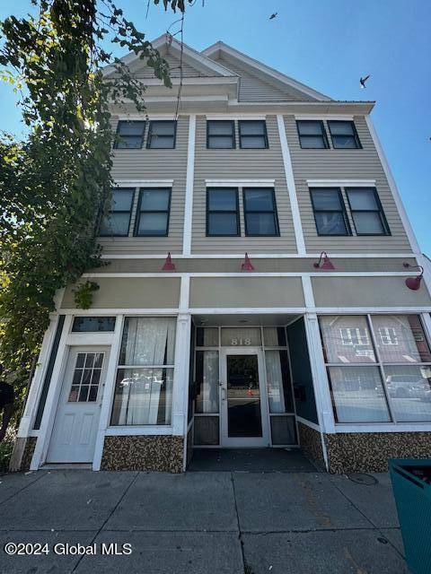 818 Albany Street, Schenectady, NY 12307