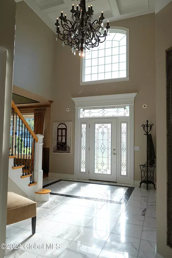 Guilderland, NY 12303,1 Carriage Hill Lane