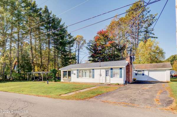 190 Priddle Point Road, Mayfield, NY 12078