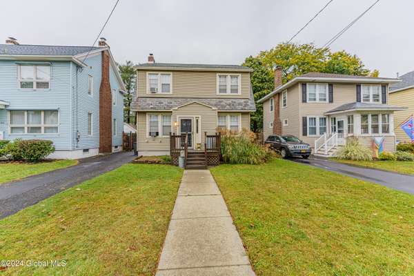 54 Edgecomb Street, Albany, NY 12209