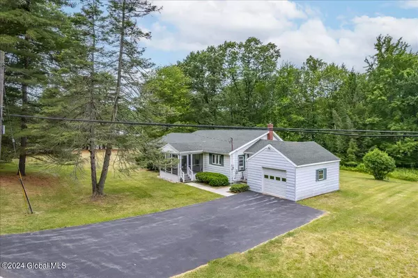 Halfmoon, NY 12065,156 Clamsteam Road