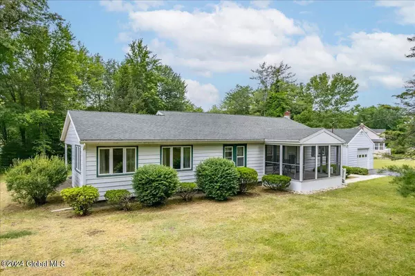 Halfmoon, NY 12065,156 Clamsteam Road