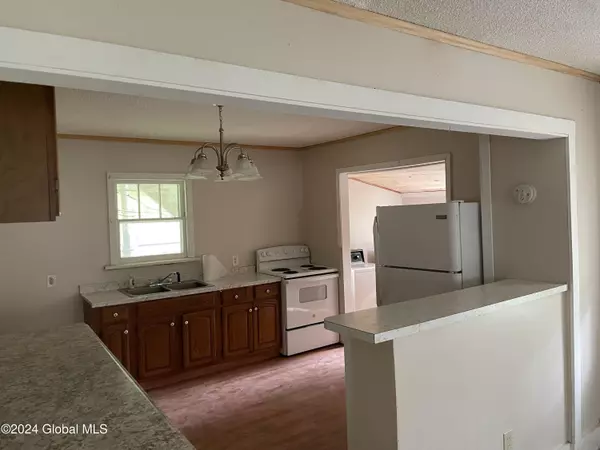 Schodack, NY 12123,524 Morey Park Hill Road