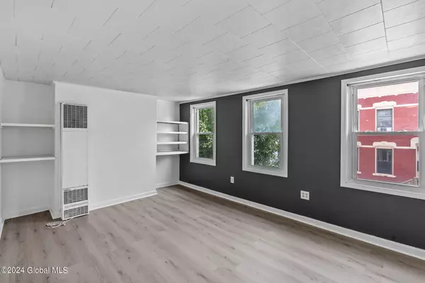 Troy, NY 12180,499 2nd Street