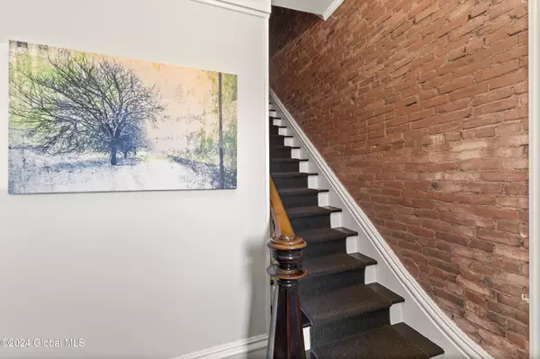Saratoga Springs, NY 12866,25 Clinton Street