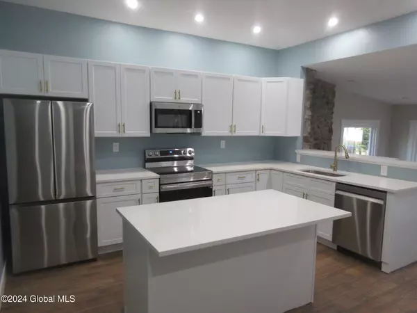 Round Lake, NY 12151,11 Janes Avenue