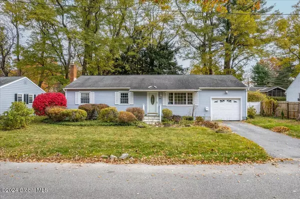 Saratoga Springs, Inside, NY 12866,28 Elizabeth Lane