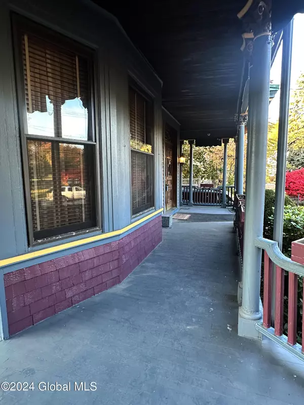 Troy, NY 12180,140 Oakwood Avenue