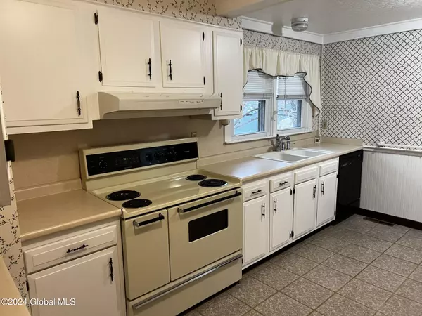 North Greenbush, NY 12198,53 Edwards Road