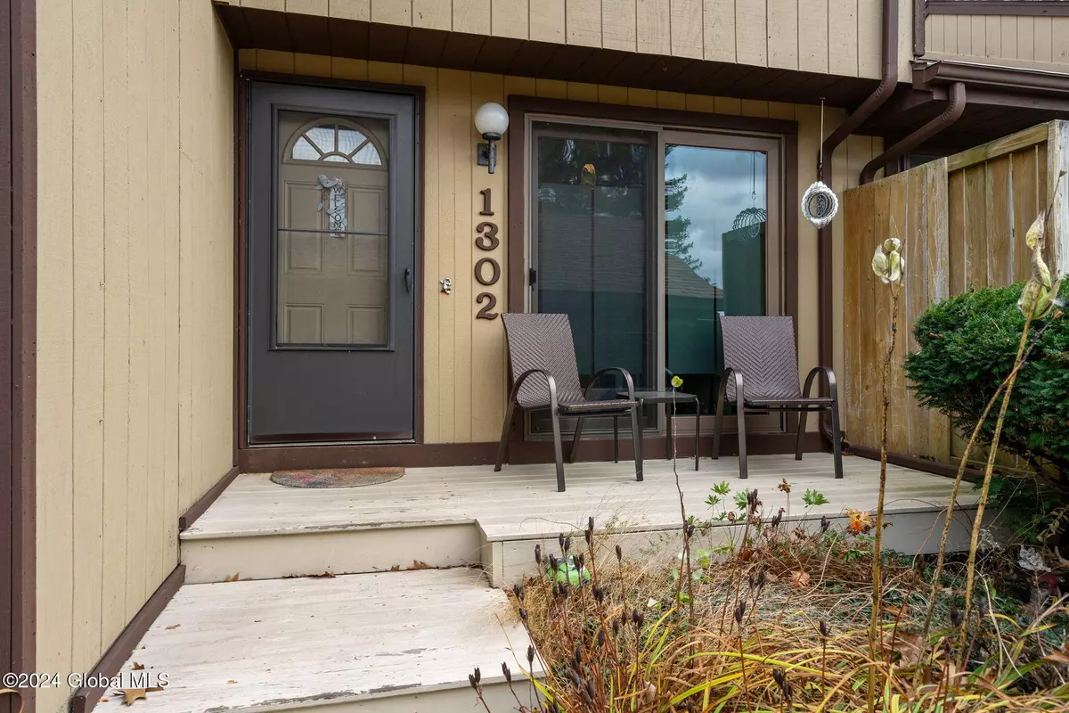 East Greenbush, NY 12061,1302 Huntington Court