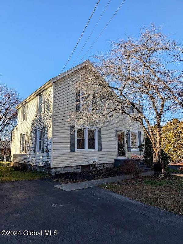 35 Everts Avenue, Queensbury, NY 12804