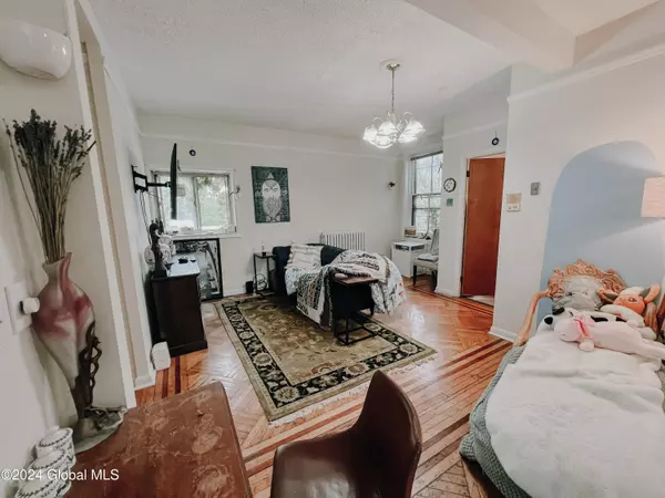 Albany, NY 12210,36 Spring Street