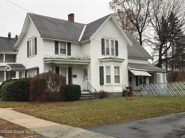 24 4th Avenue, Gloversville, NY 12078