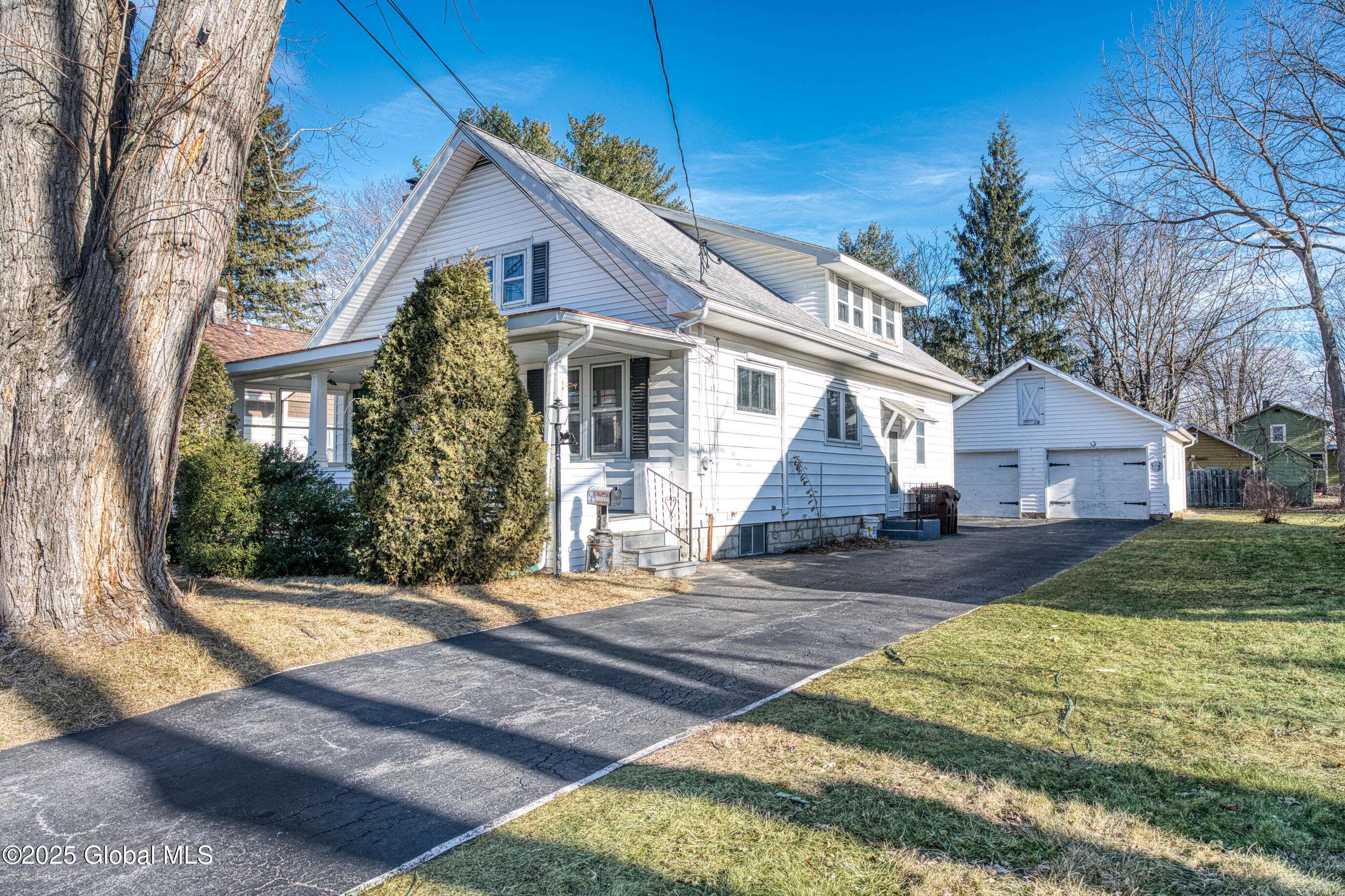 Bethlehem, NY 12054,6 Bedell Avenue