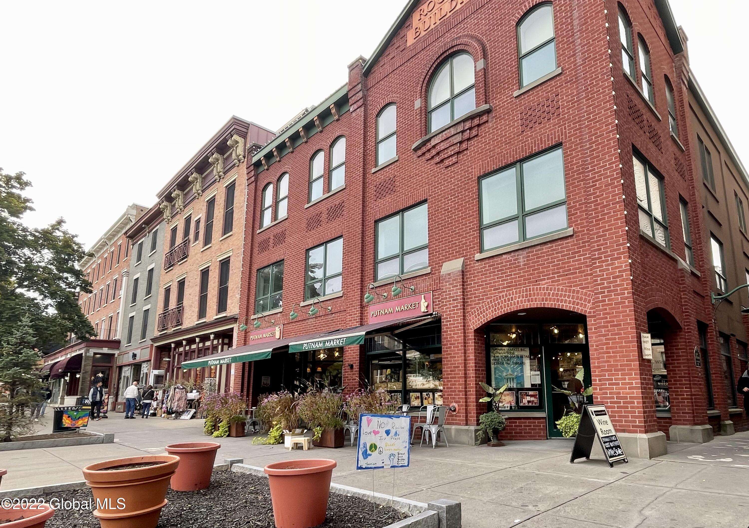 433 Broadway #203, Saratoga Springs, NY 12866
