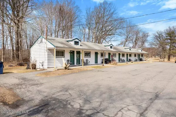 1049 River Road, Bethlehem, NY 12158