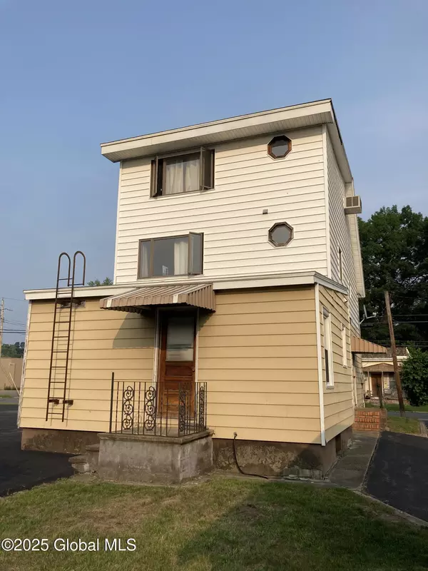 Schenectady, NY 12306,2233 Guilderland Avenue