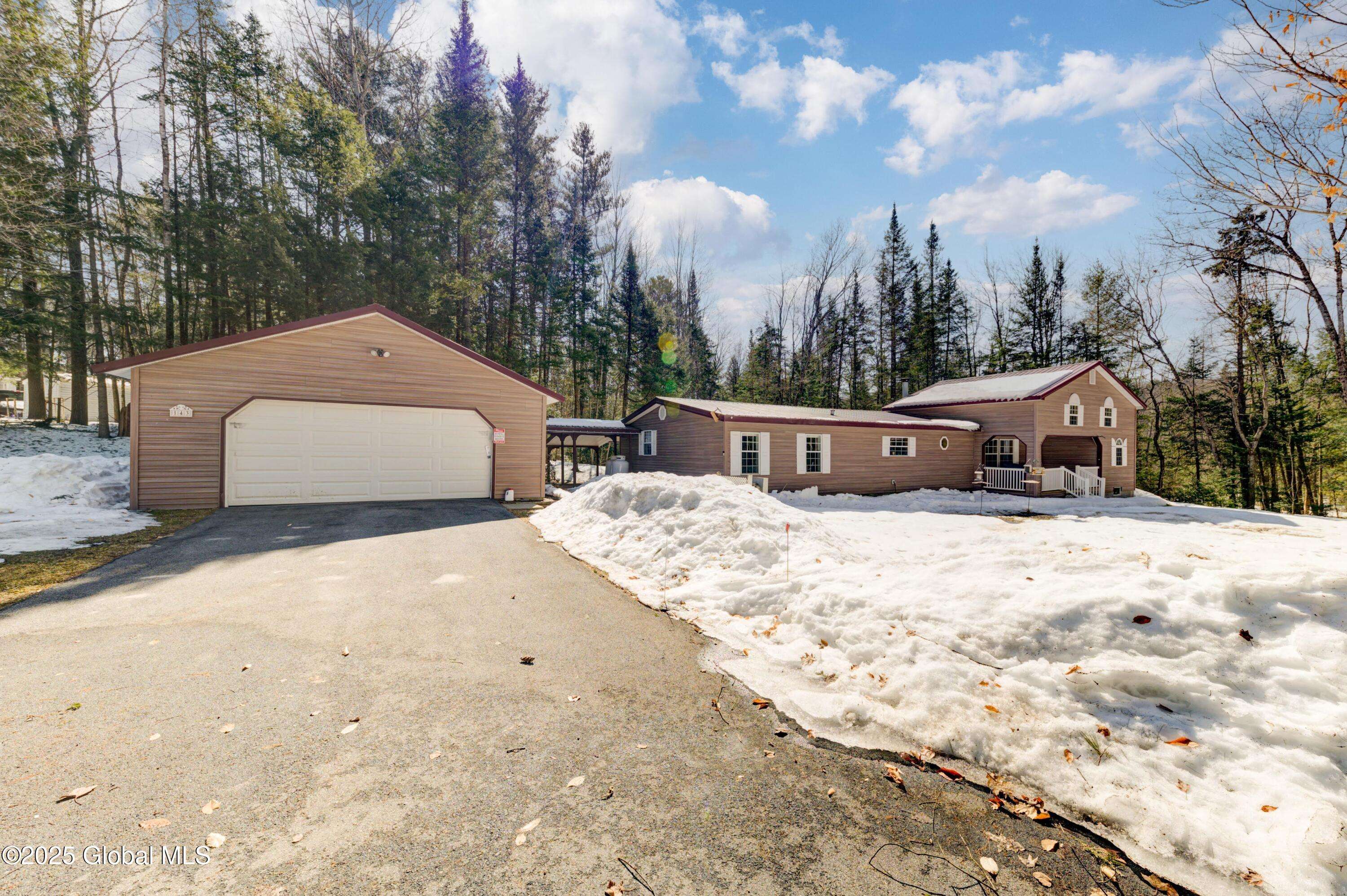 Mayfield, NY 12078,143 Pine Tree Way