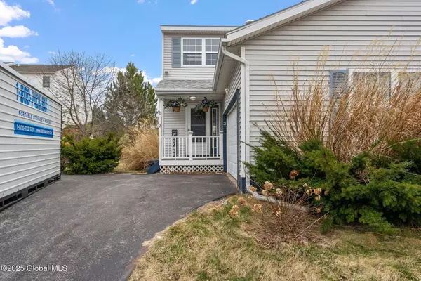 Waterford, NY 12188,3 Riverboat Lane