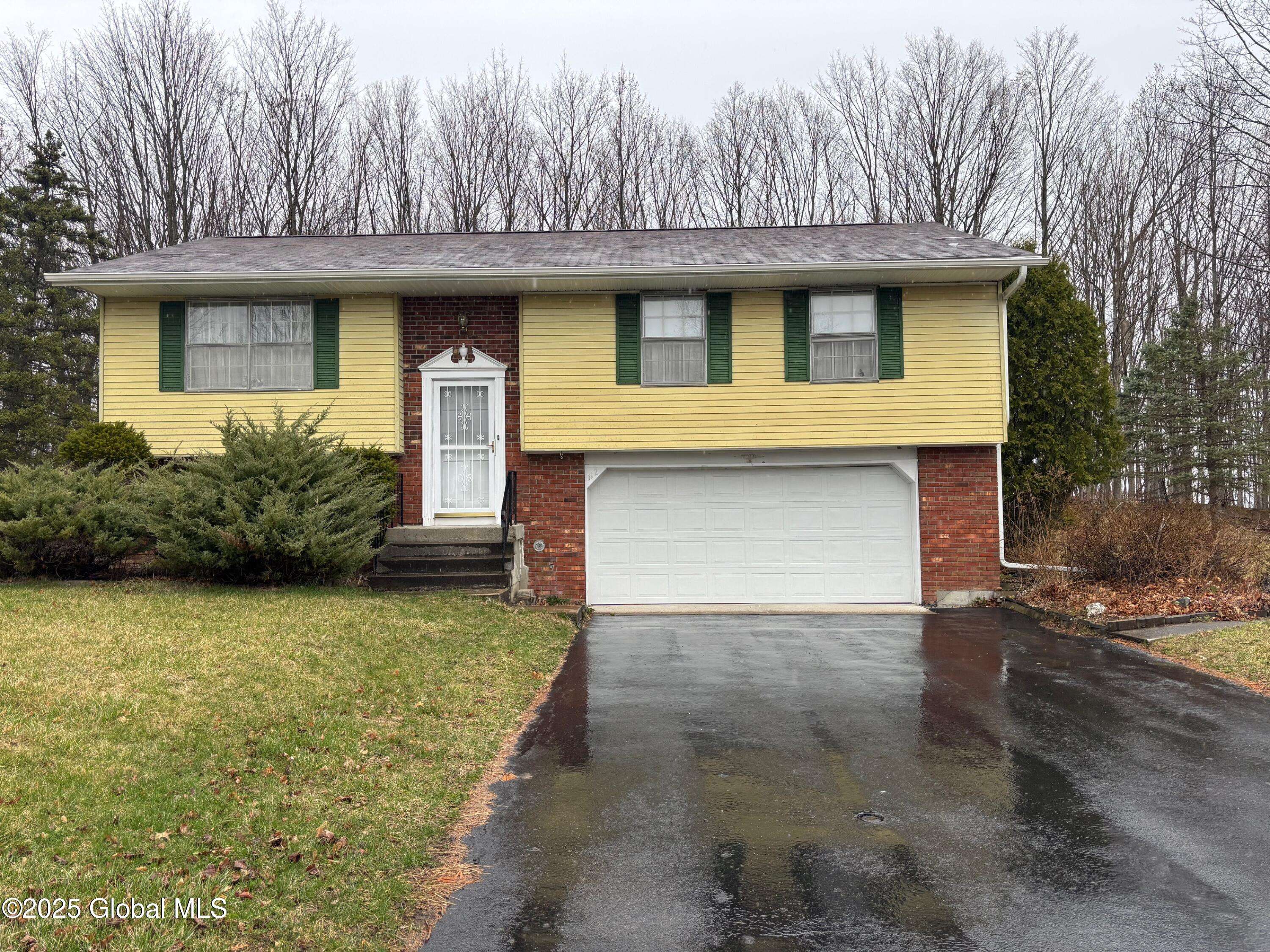 112 Springhollow Drive, Cohoes, NY 12047