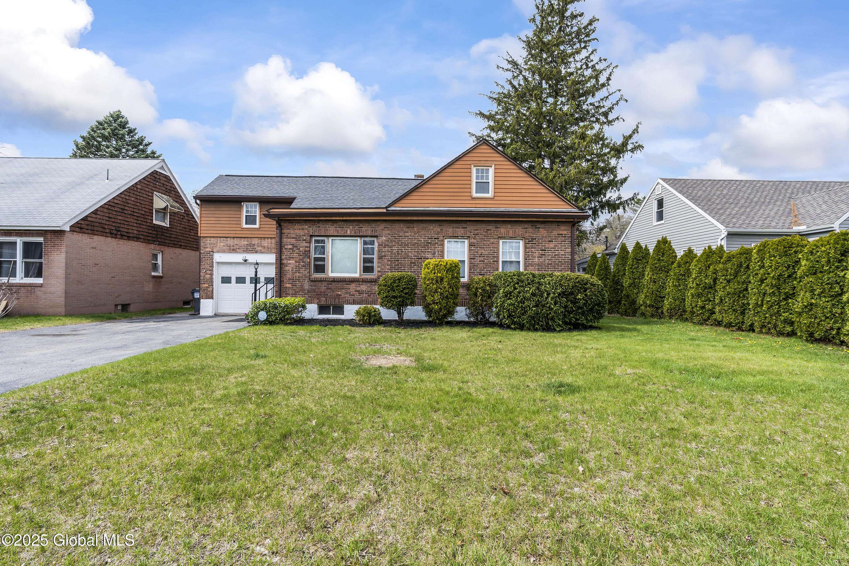 Colonie, NY 12205,12 Grounds Place