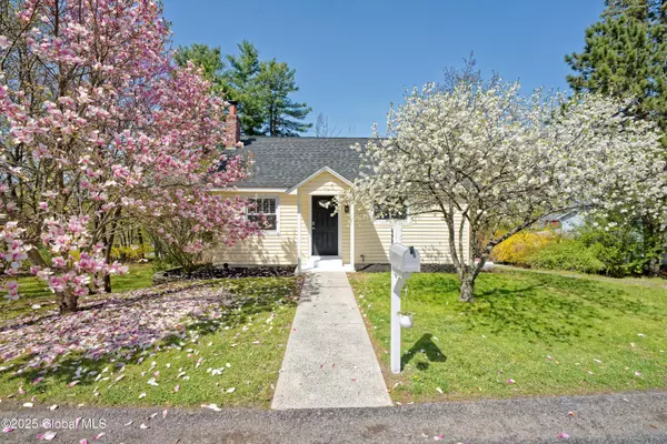 33 Grapevine Place,  Colonie,  NY 12110