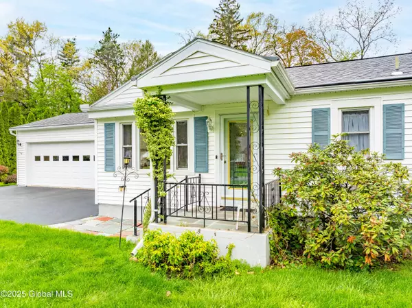 Colonie, NY 12110,1 Appletree Lane