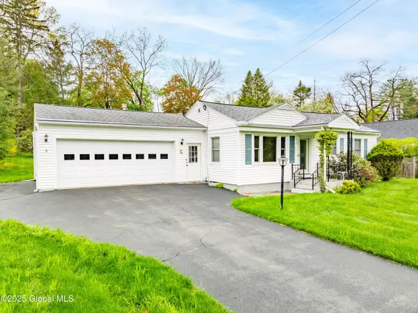 Colonie, NY 12110,1 Appletree Lane