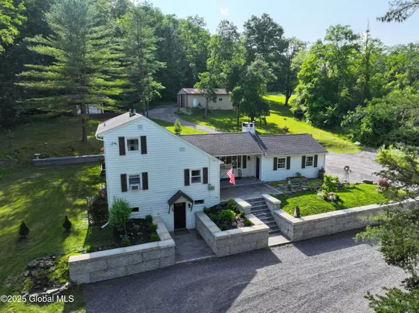 53 Nodine Mountain Road, New Baltimore, NY 12124