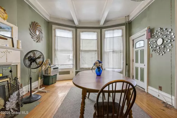 Troy, NY 12182,842 2nd Avenue