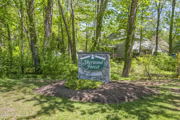 Clifton Park, NY 12065,24 S Nottingham Way