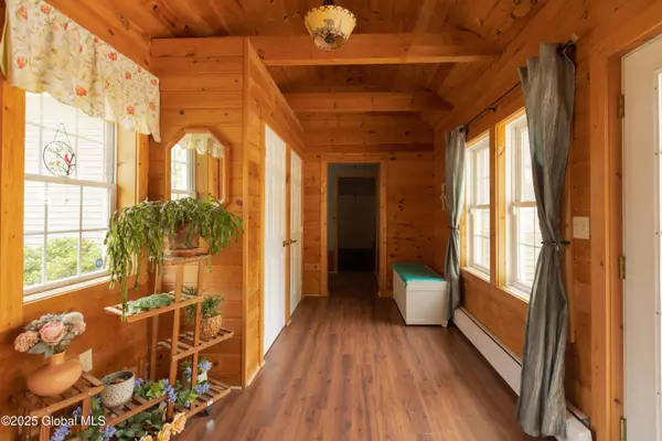 Sand Lake, NY 12196,3 Longview Avenue