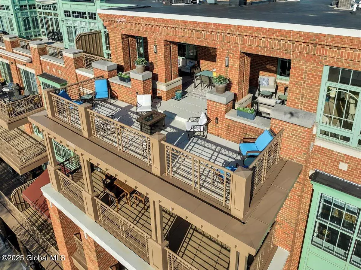 Saratoga Springs, Inside, NY 12866,268 Broadway #PH 607