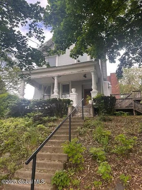 238 8th Street #1, Troy, NY 12180