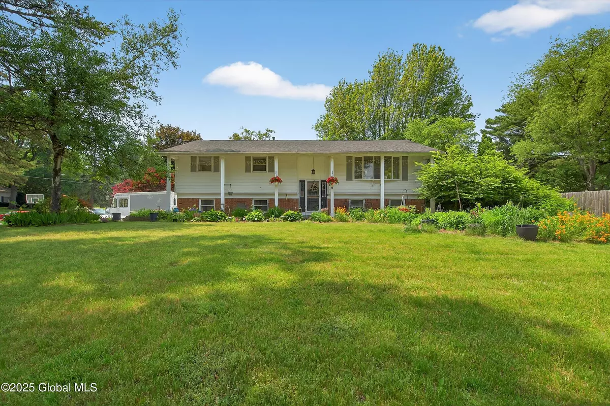 Clifton Park, NY 12065,6 Southcrest Drive