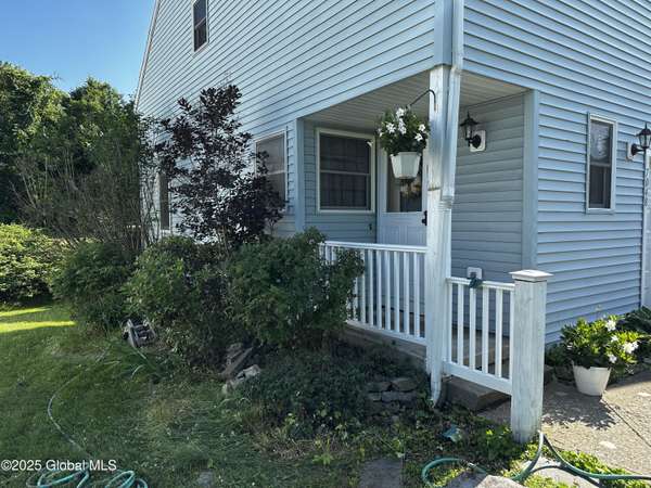 7048 Suzanne Lane, Guilderland, NY 12303