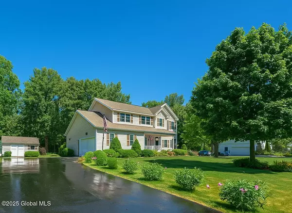 75 Blue Jay Way, Clifton Park, NY 12148