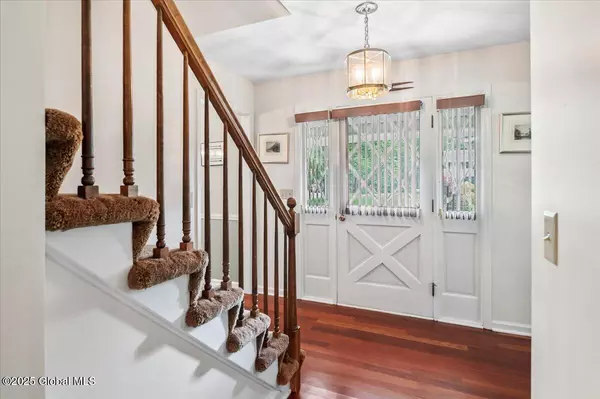 Glenville, NY 12027,7 Sandstone Drive