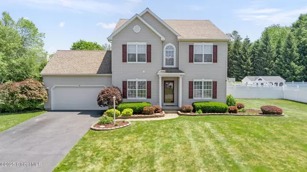 4 Heron Place, Clifton Park, NY 12148