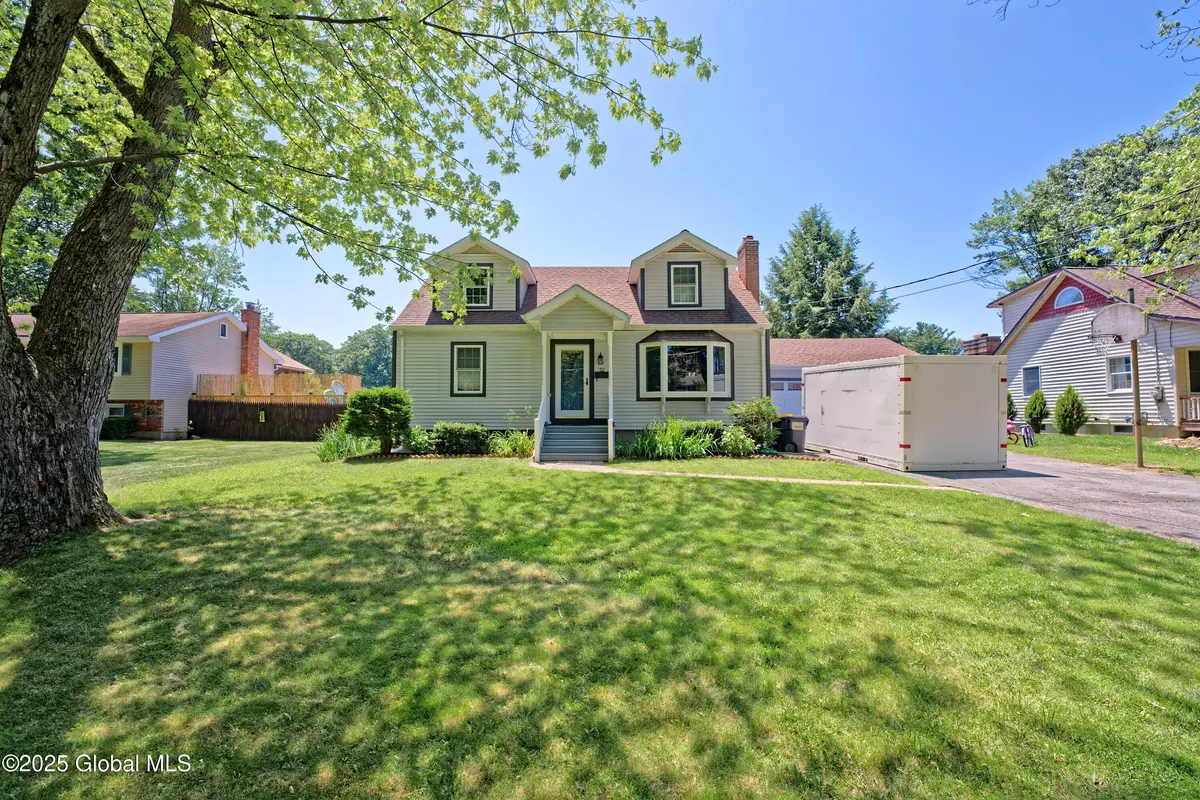 Glenville, NY 12302,32 Fredericks Road