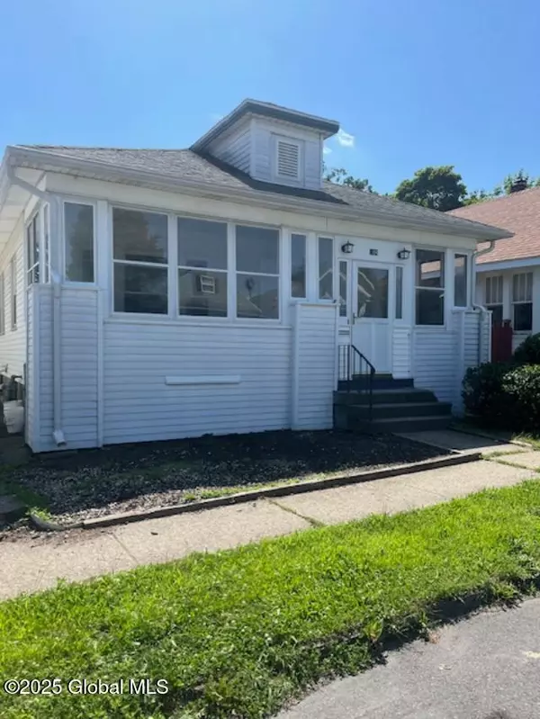 1104 6th Avenue, Watervliet, NY 12189