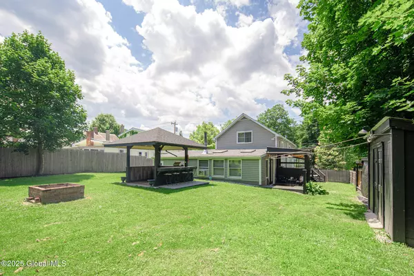 Hoosick Falls, NY 12090,79 High Street