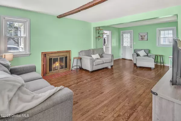 Glenville, NY 12302,2 Bartlett Place