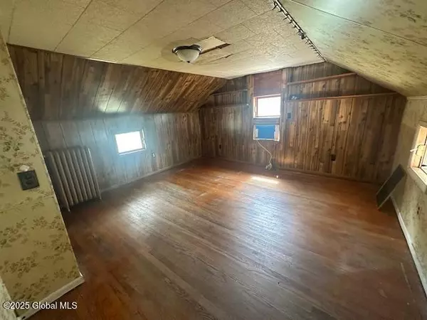 Moriah, NY 12974,3141 Broad Street