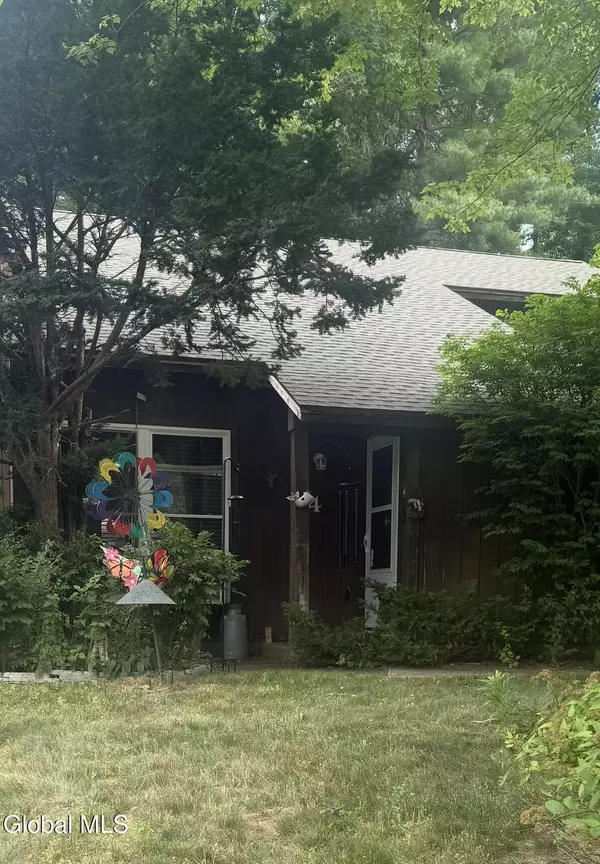 44 Thimbleberry Road, Malta, NY 12020