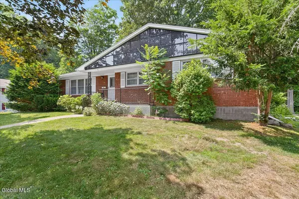 3 Roberts Lane, Saratoga Springs, Inside, NY 12866
